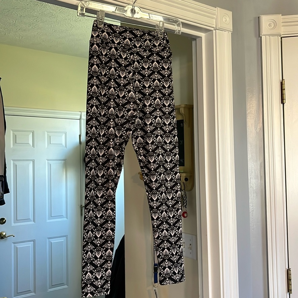 Lularoe tween leggings.